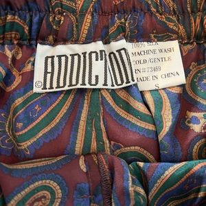 ADDICTION 100% silk paisley print vintage shorts (90s)